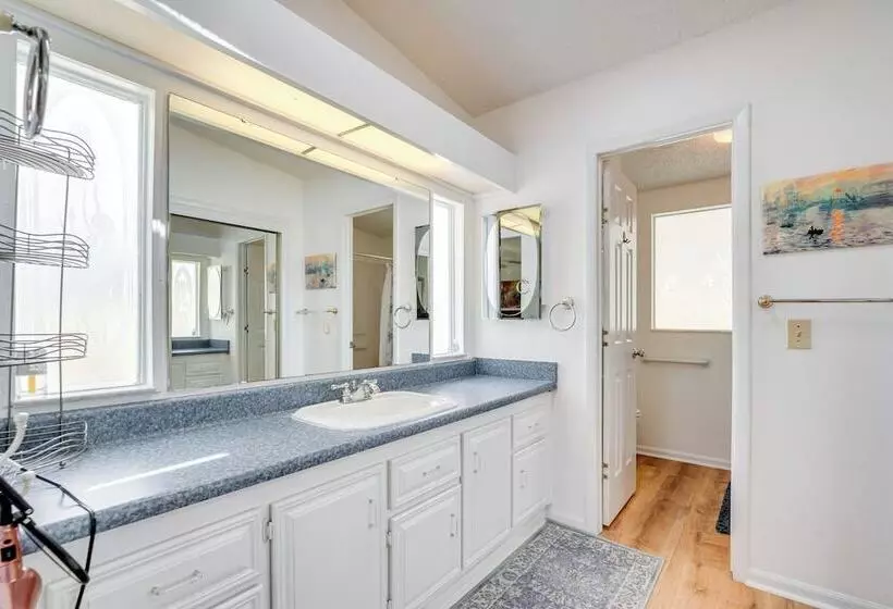 Hilltop Golf Course Cottage In The Villages!
