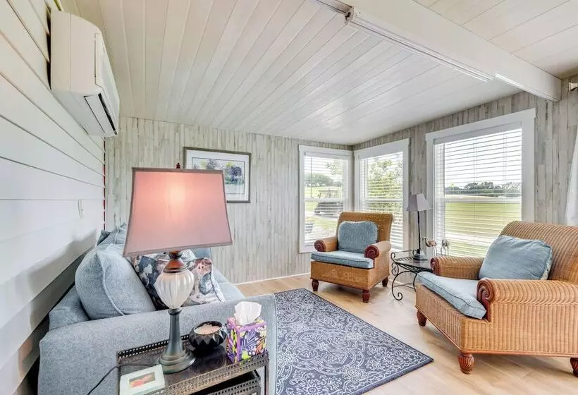 Hilltop Golf Course Cottage In The Villages!
