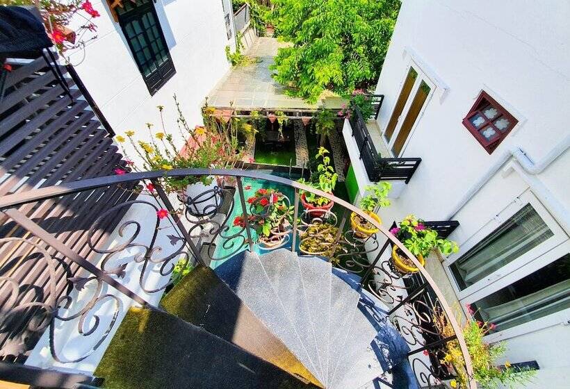 هتل Anh Family Homestay