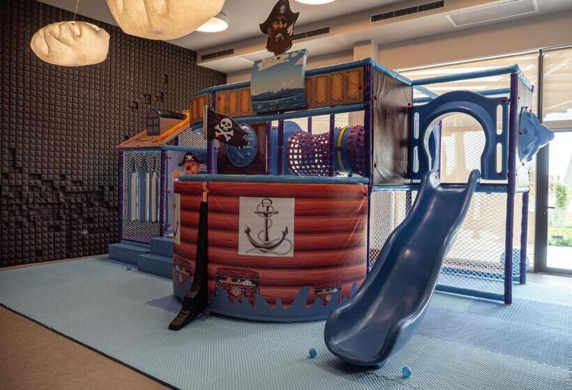 هتل Aqua Paradise Resort & Aqua Park