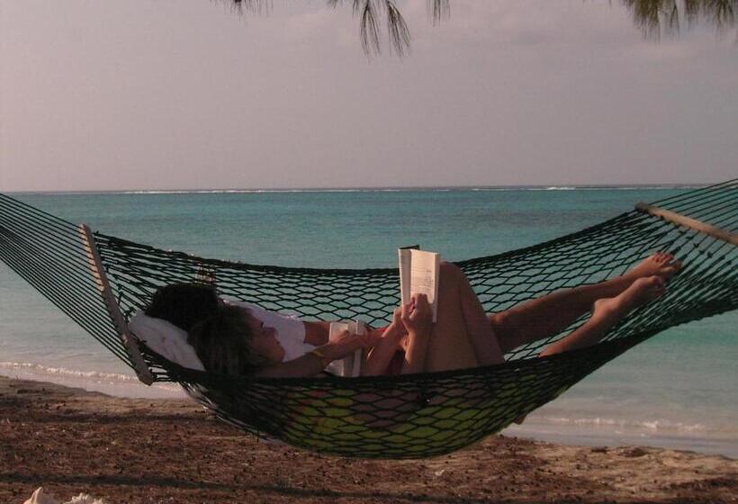 هتل Hollywood Beach Suites Turks And Caicos