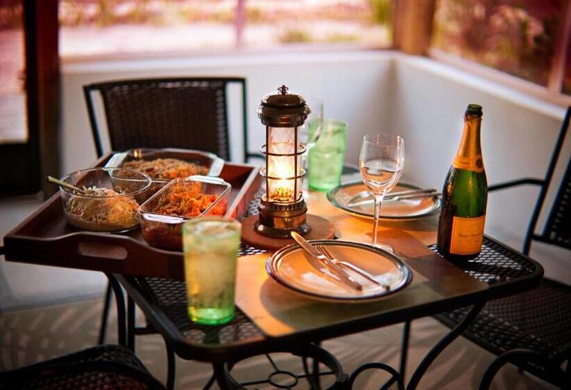 هتل Hollywood Beach Suites Turks And Caicos