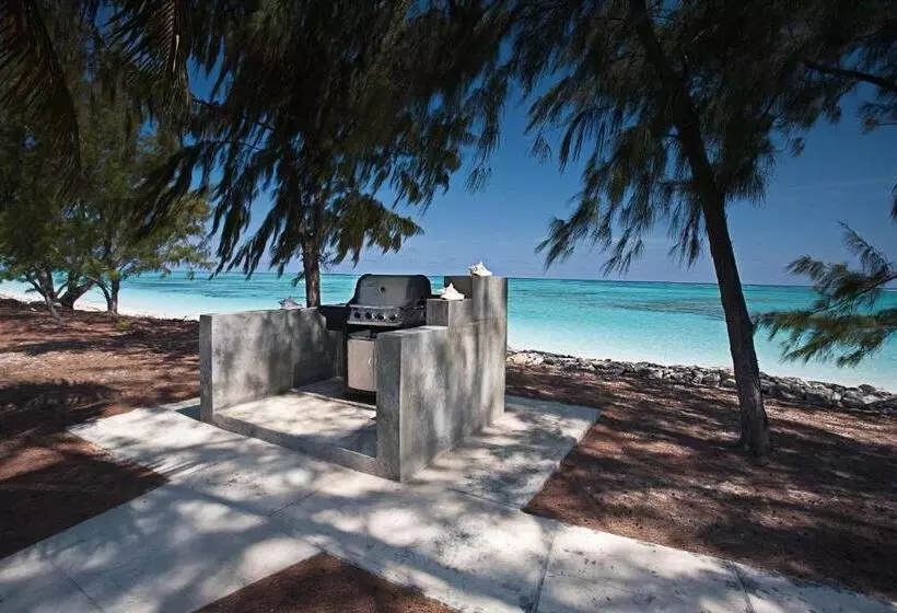 هتل Hollywood Beach Suites Turks And Caicos