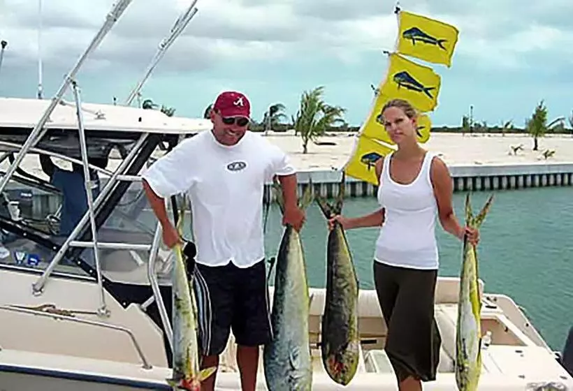 هتل Hollywood Beach Suites Turks And Caicos