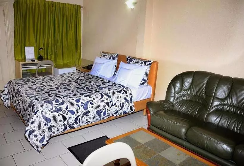 هتل Hôtel Saint Thomas