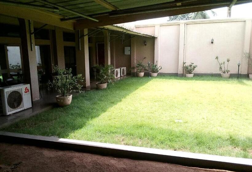 هتل Hôtel Saint Thomas