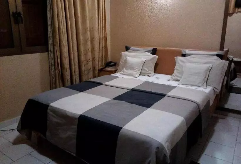 هتل Hôtel Saint Thomas