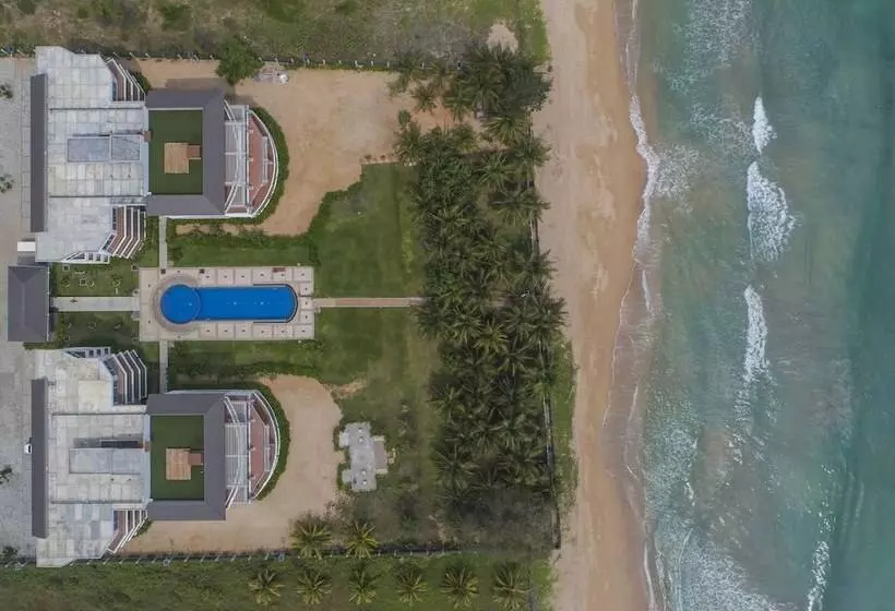Hotelli Oceanfront Condominiums  Nilaveli