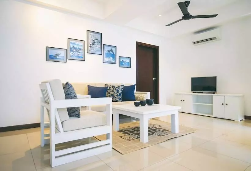 Hotelli Oceanfront Condominiums  Nilaveli