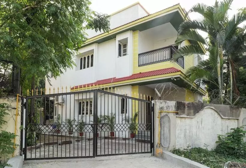 هتل Oyo 10031 Wind Chimes Boutique Guest House