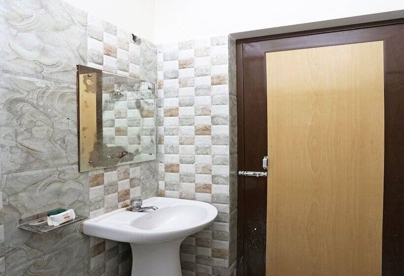 בית מלון כפרי Oyo 6918 Near Jagannath Temple