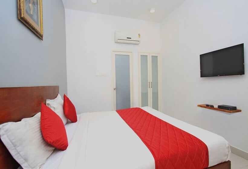 هتل Oyo 8229 Marine Drive