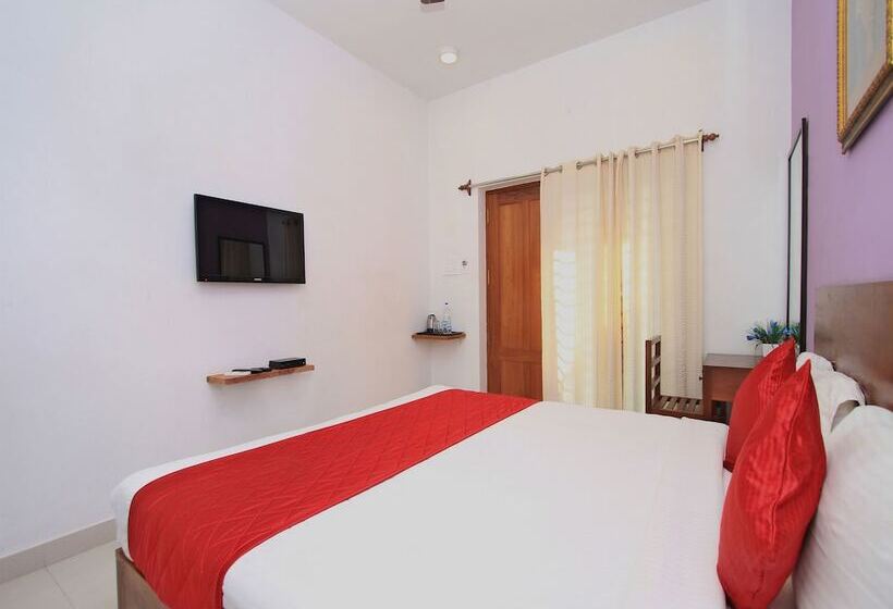 هتل Oyo 8229 Marine Drive