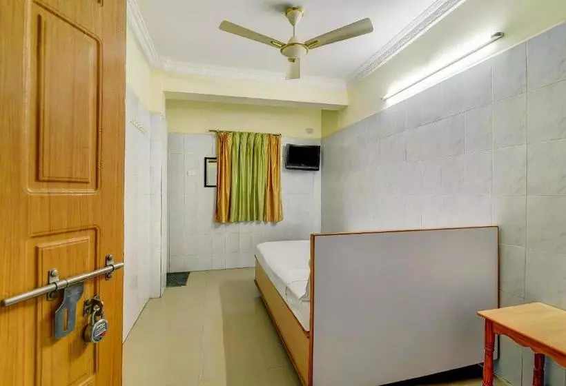 Hotelli Spot On 37793 Balaji Residency