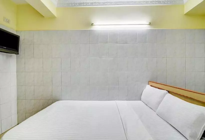Hotelli Spot On 37793 Balaji Residency