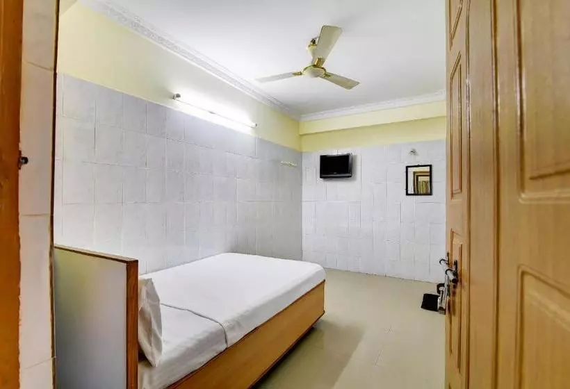 Hotelli Spot On 37793 Balaji Residency
