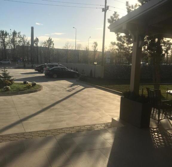 בית מלון כפרי Terra Iasi