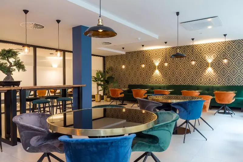 Hotelli The James Rotterdam