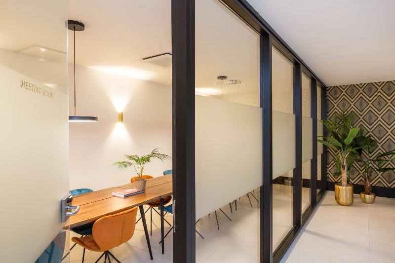 בית מלון כפרי The James Rotterdam