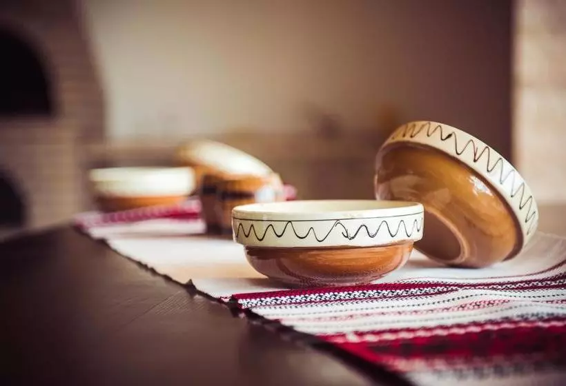 Hotelli Piatra Pinului Ski & Spa