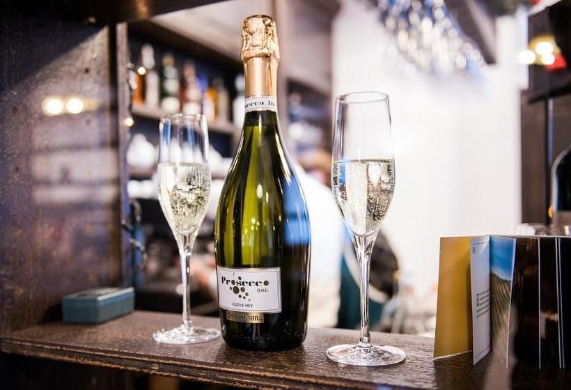 هتل Piatra Pinului Ski & Spa