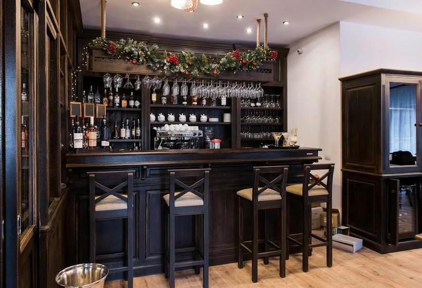 هتل Piatra Pinului Ski & Spa