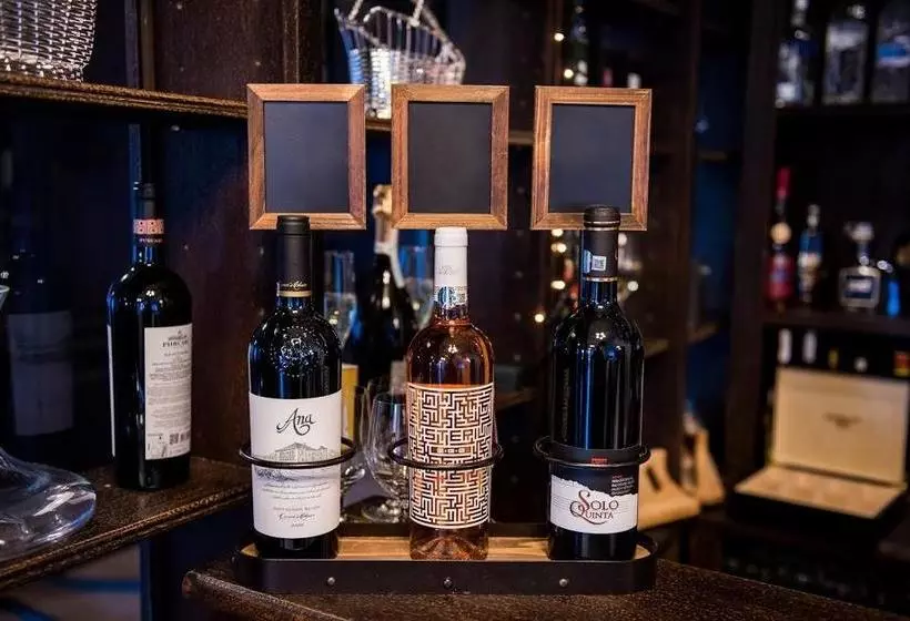 Hotelli Piatra Pinului Ski & Spa