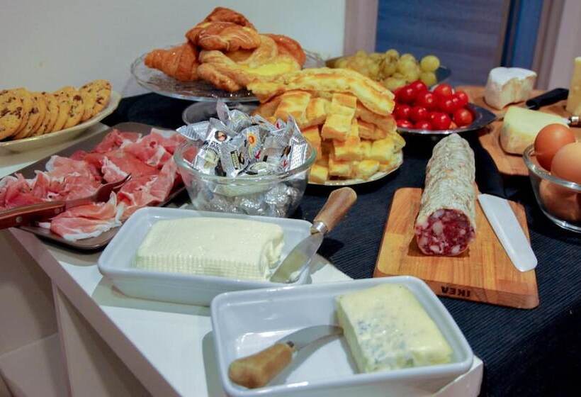 تختخواب و صبحانه Bb Tube