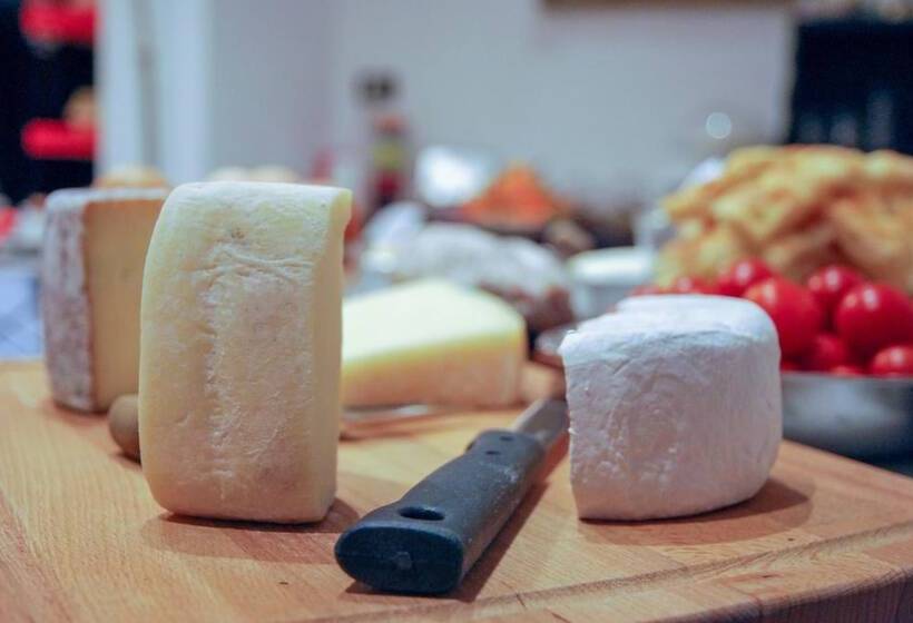 تختخواب و صبحانه Bb Tube