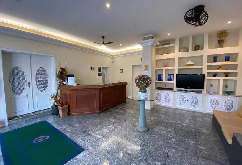 Central Plaza Hotel Tupa