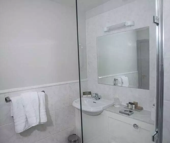 Hotel Longcourt House