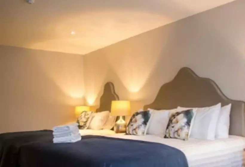 Hotel Longcourt House