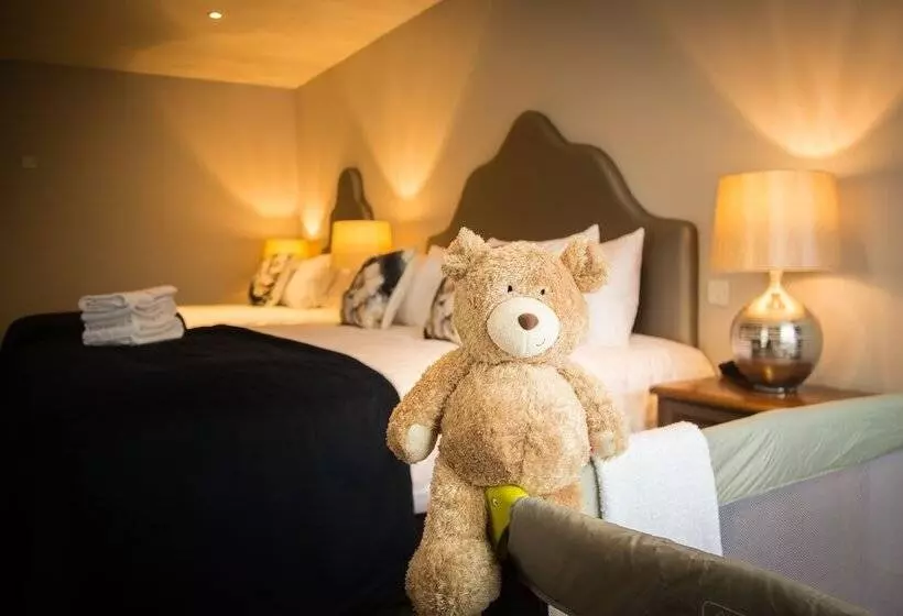 Hotel Longcourt House