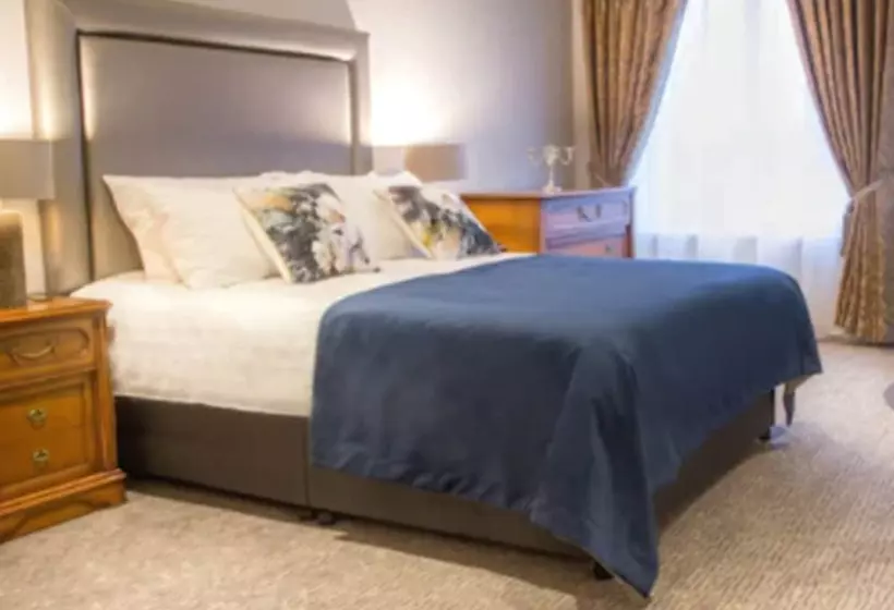 Hotel Longcourt House