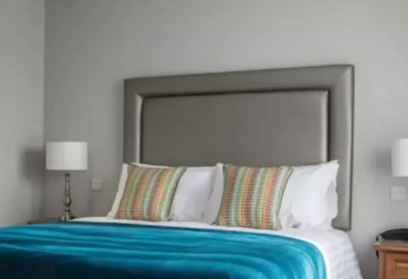 Hotel Longcourt House