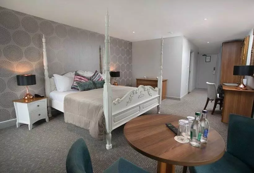 Hotel Longcourt House