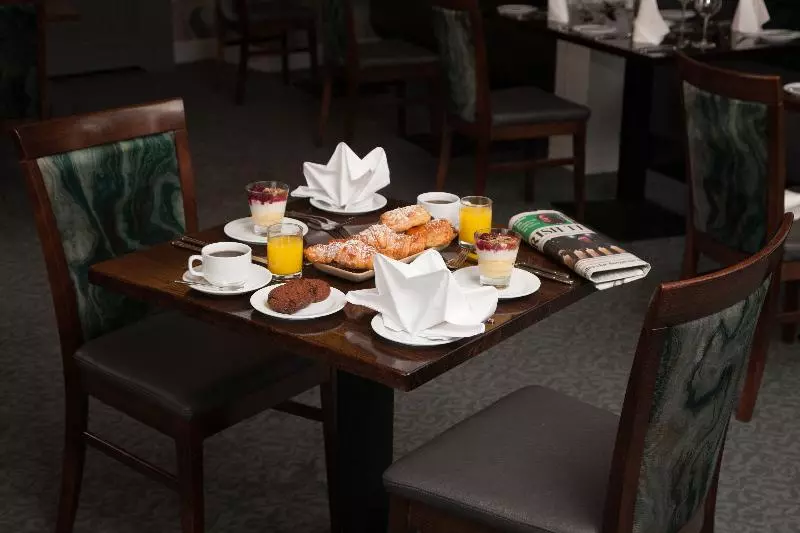 Hotel Longcourt House