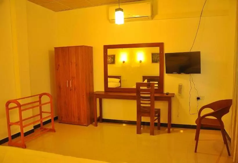 هتل Ritz Gate Kalutara