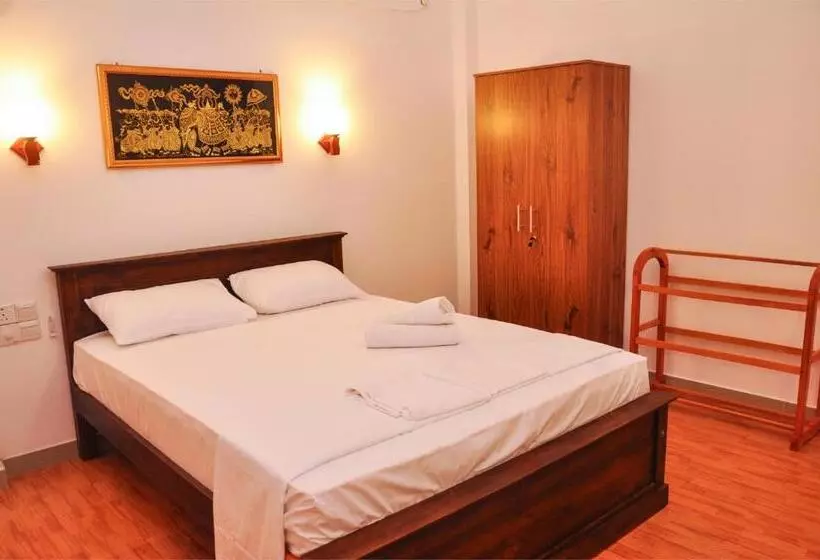 هتل Ritz Gate Kalutara