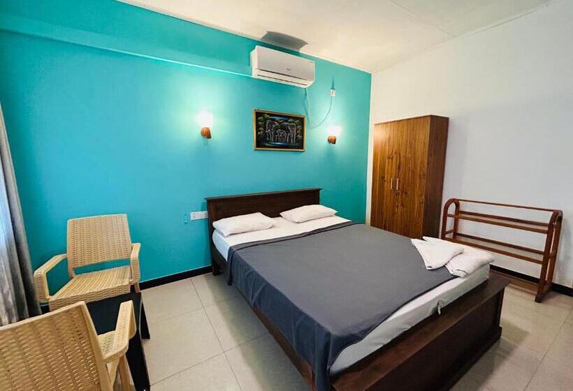 ホテル Ritz Gate Kalutara