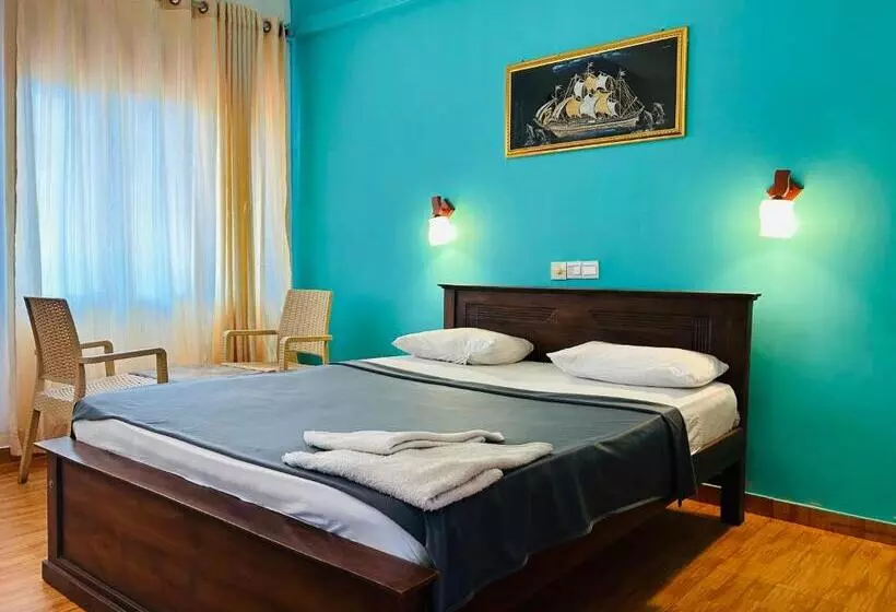 هتل Ritz Gate Kalutara