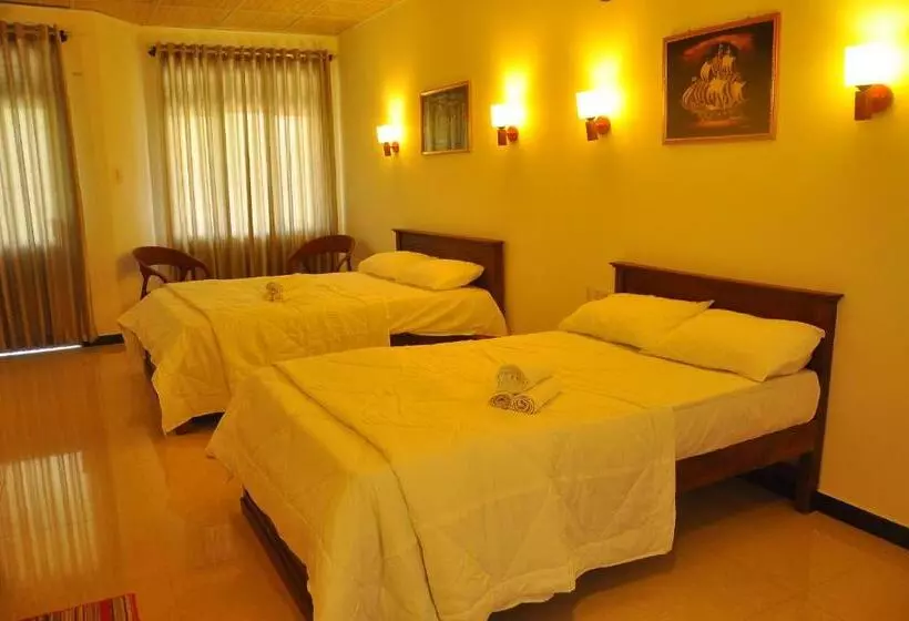 هتل Ritz Gate Kalutara