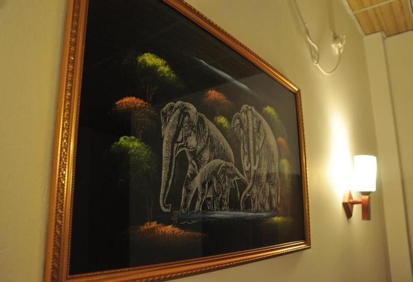 ホテル Ritz Gate Kalutara