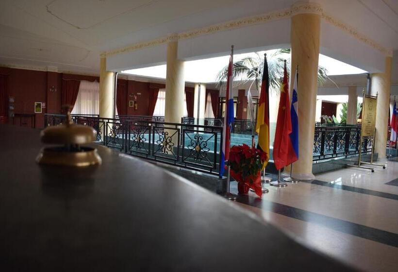 Отель Villa Peretti