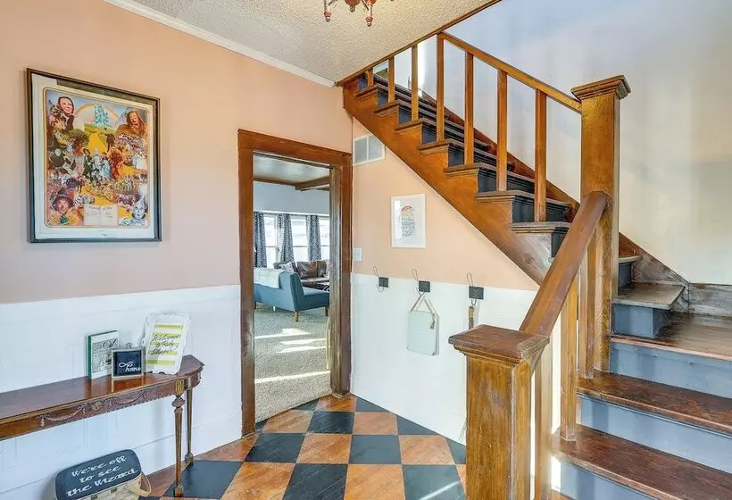 5 Mi To Marion Reservoir: Wizard Of Oz Themed Home