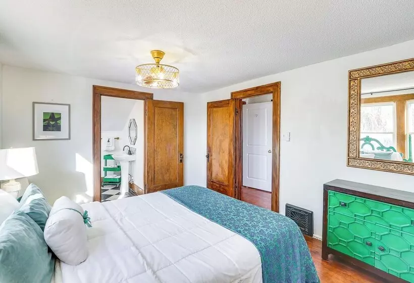 5 Mi To Marion Reservoir: Wizard Of Oz Themed Home