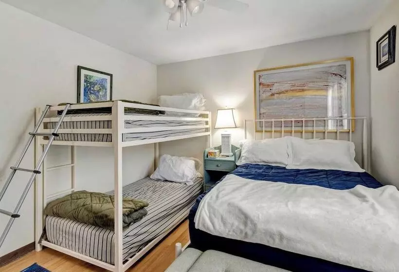 Bayard Avenue 1600