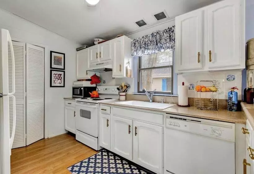 Bayard Avenue 1600