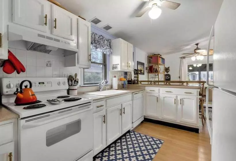 Bayard Avenue 1600