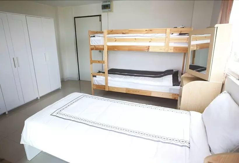 ユースホステル Maxliving